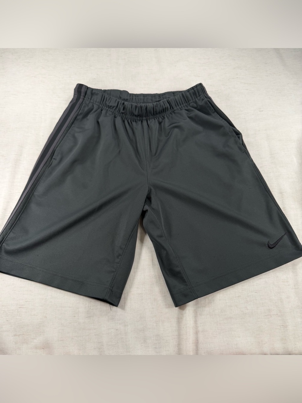 Nike Men's Charcoal Gray Athletic Shorts